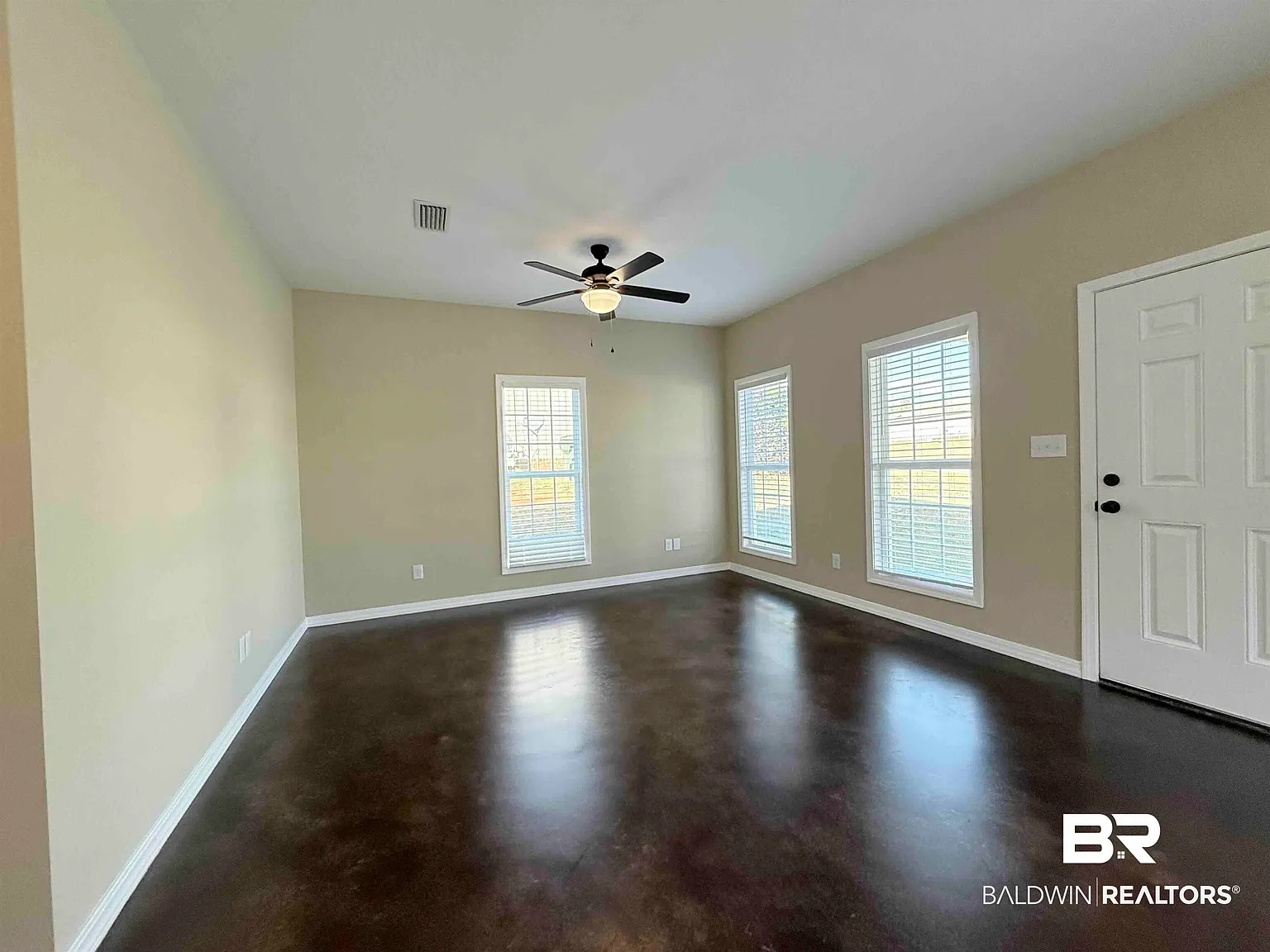 3 bed, 2.0 bath, 1500 sqft, $1,650 — Photo 4