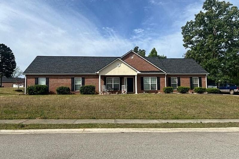 1st image of 701 Porter Ln