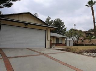 13509 Simshaw Ave, Sylmar, CA 91342