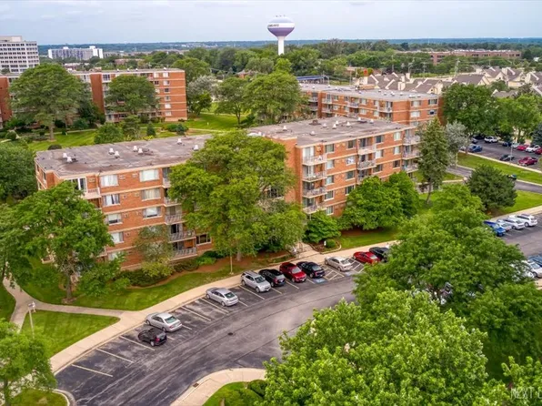 2222 S Stewart Ave APT 1C, Lombard, IL 60148