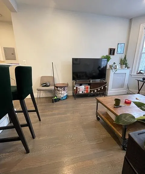 11 Queensberry St #13 — Photo 3