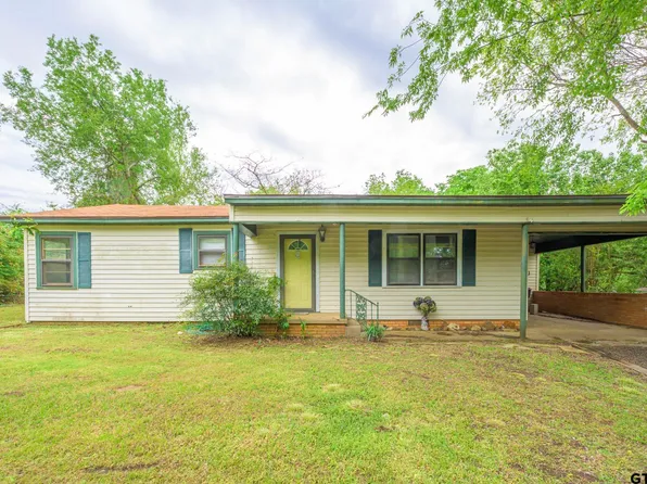 100 Mills St, Arp, TX 75750