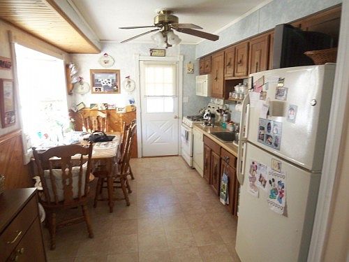 4th image of 1633 N Gardiner Dr