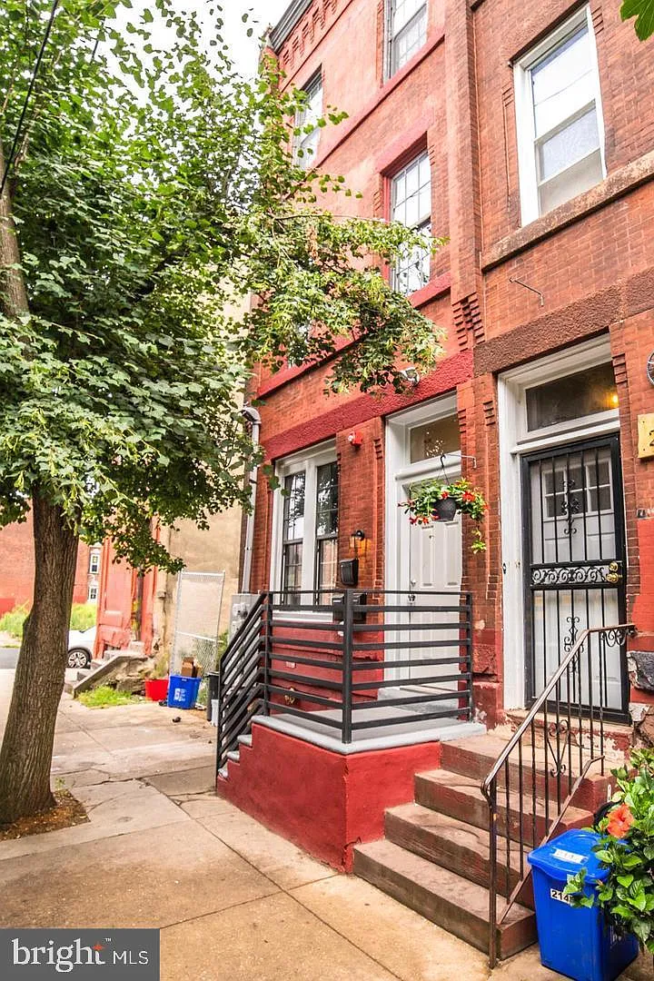 2 bed, 700 sqft, $1,200 — Photo 4