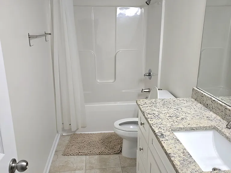 211 Jackson Pl NW — Photo 17