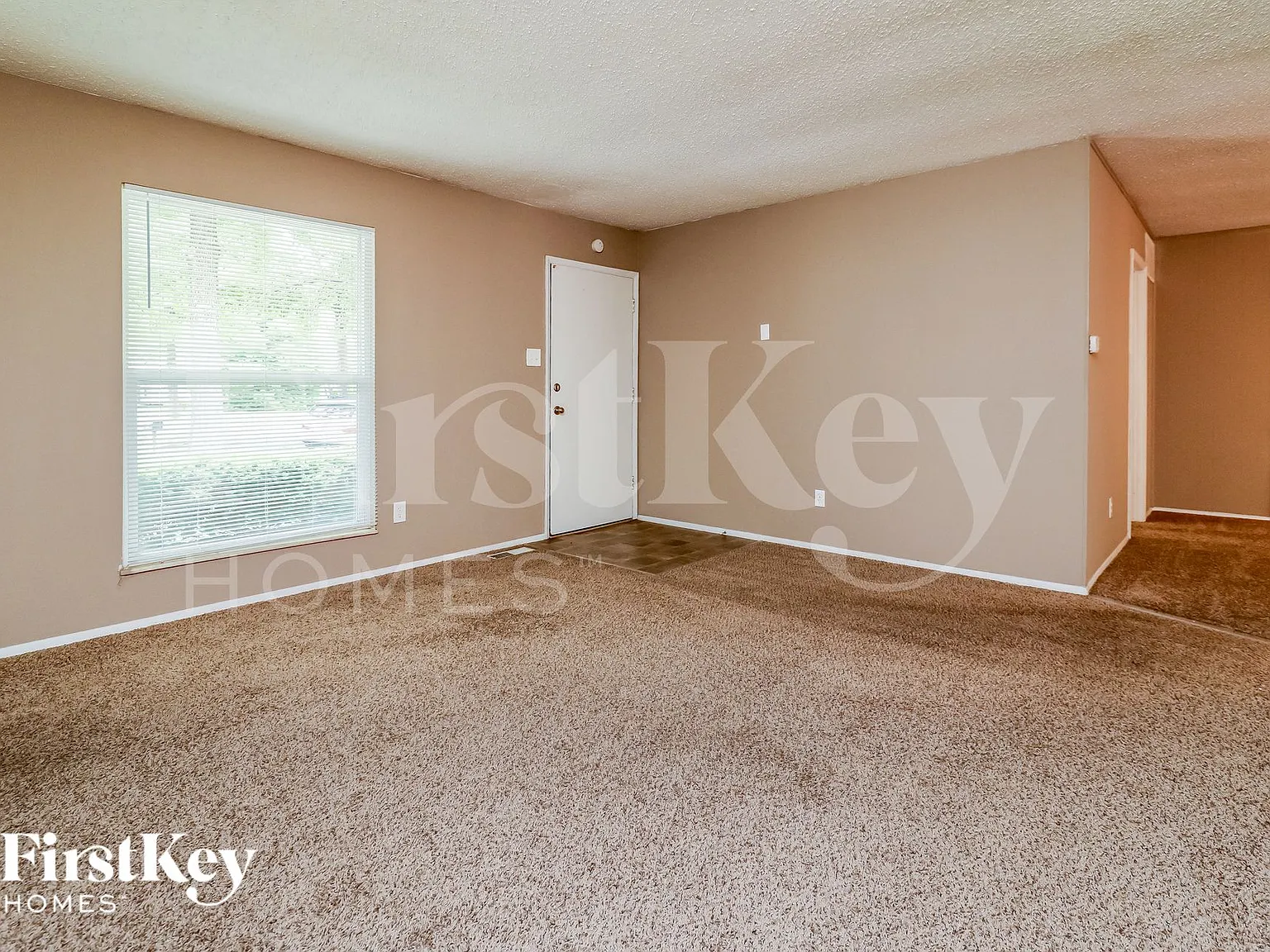4 bed, 2.0 bath, 1631 sqft, $2,235 — Photo 3