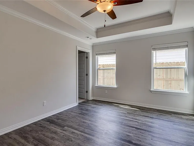 5427 Southwood Ave — Photo 5