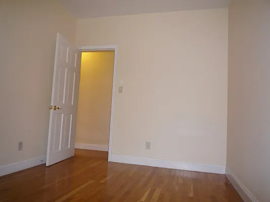 Rented by DSA Realty Midtown West | media 50