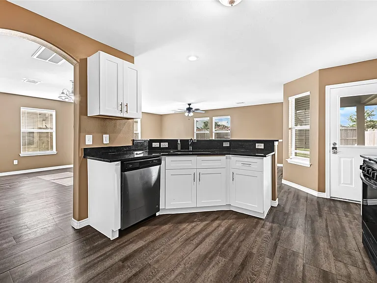 13218 Ambrosa Dr — Photo 11