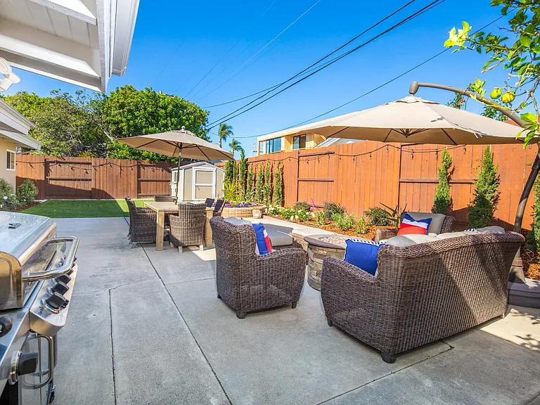 871 Coronado Ave — Photo 21