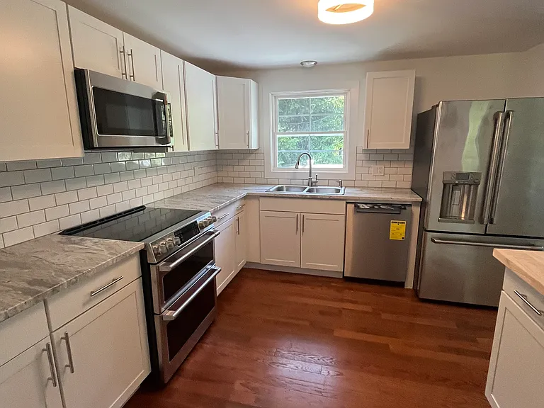 751 W Avon Rd — Photo 9