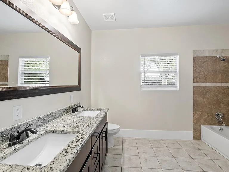 1706 Michigan Ave — Photo 12