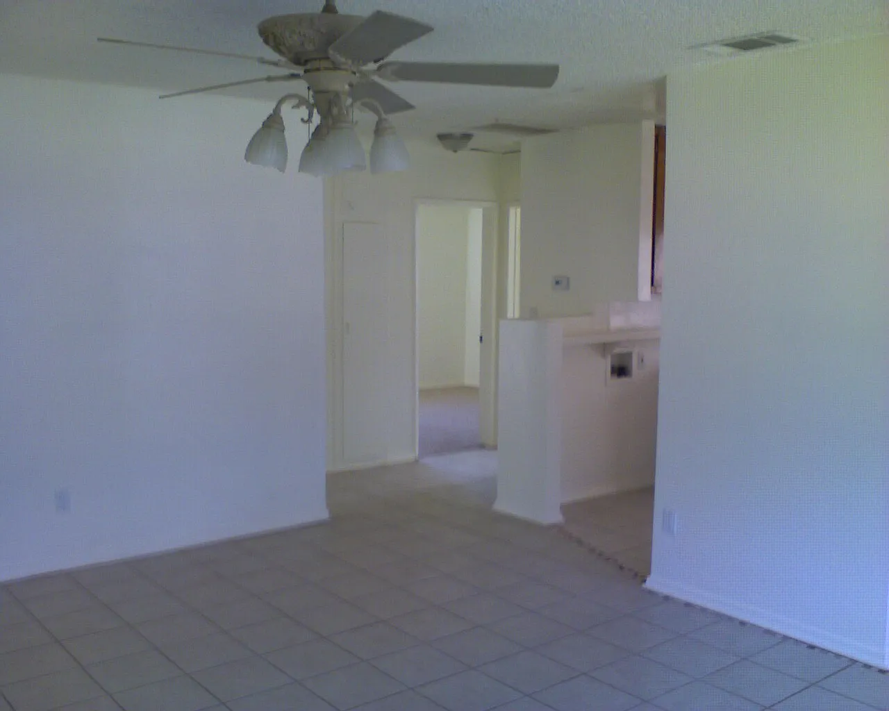 3 bed, 1122 sqft, $2,495 — Photo 2