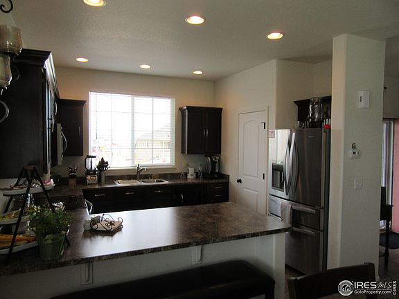 5th image of 952 W Independent Ave