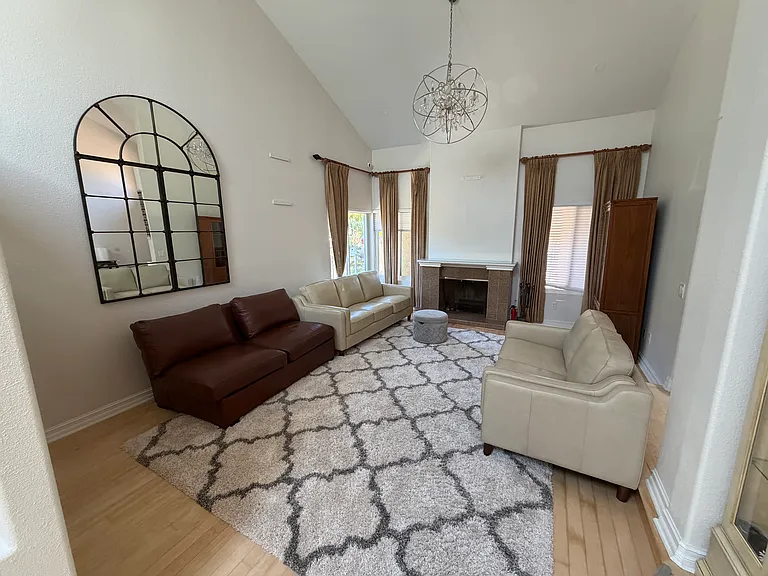 3319 Piragua St — Photo 3