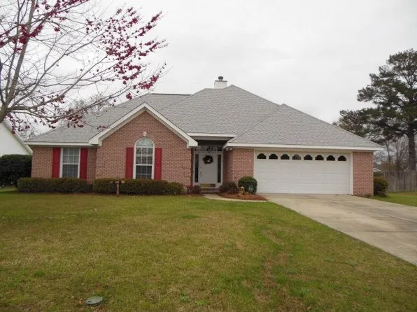 104 Asia Ct, Headland, AL 36345