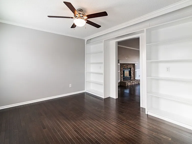 15704 Outlook St — Photo 6