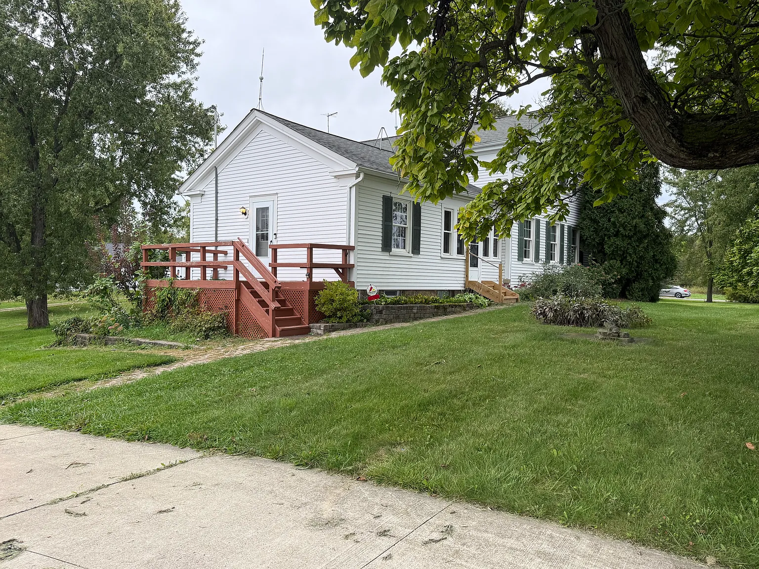 4 bed, 2000 sqft, $2,500 — Photo 2