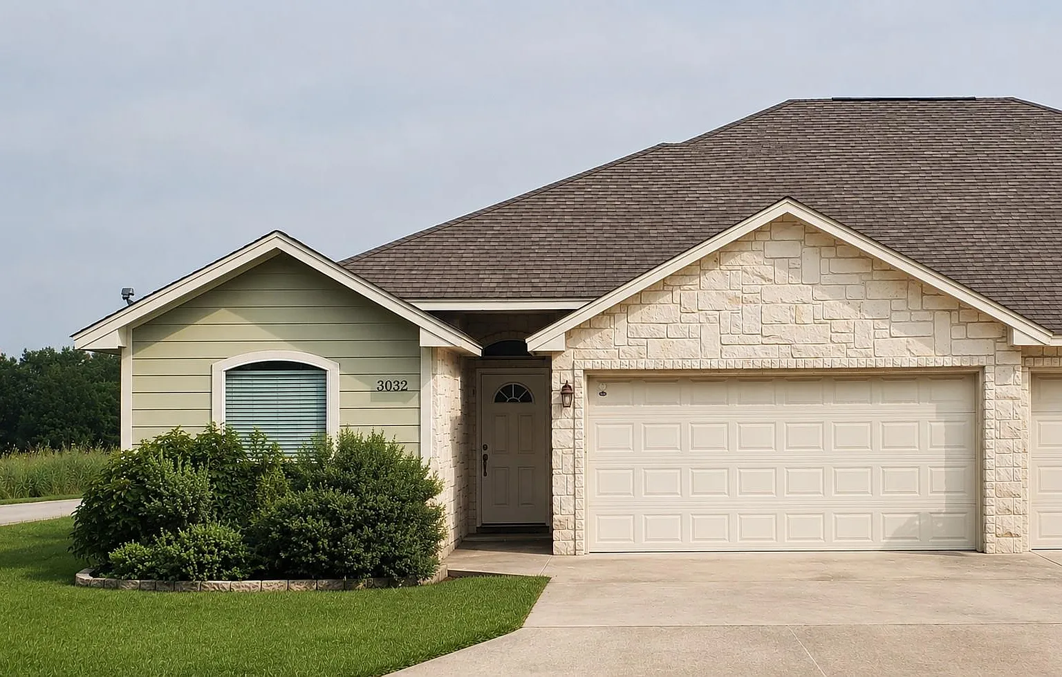 3 bed, 2.0 bath, 1335 sqft, $1,499 — Photo 2