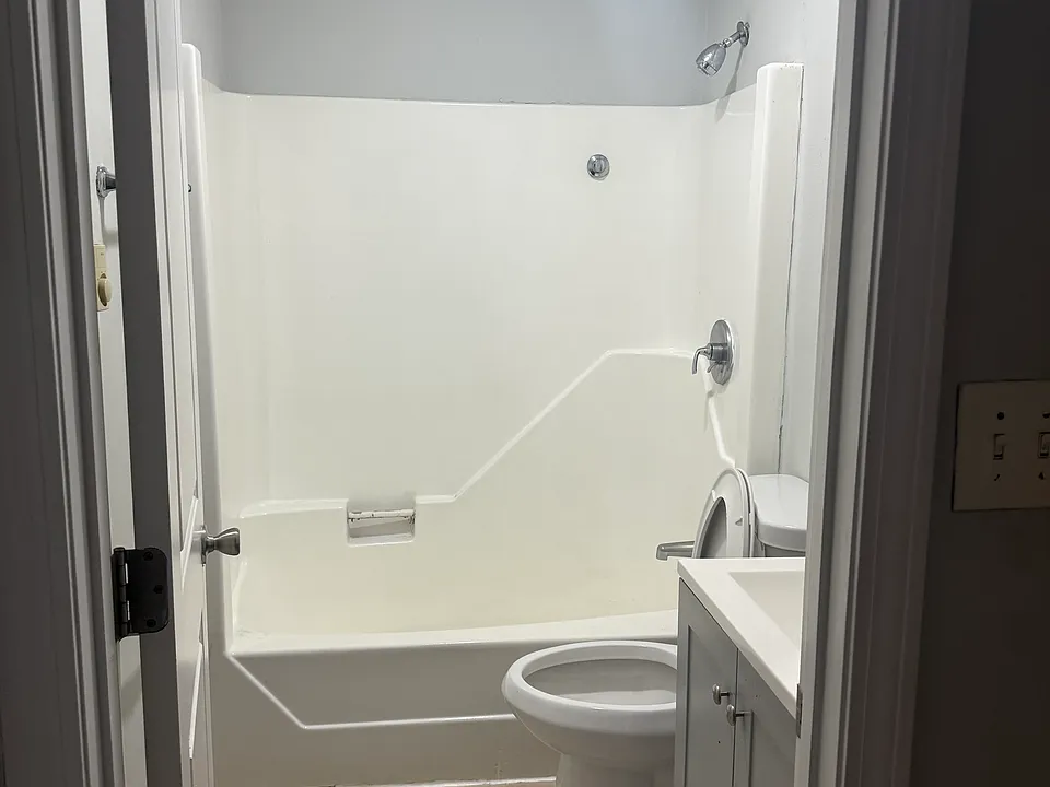 7 Esmond St #2