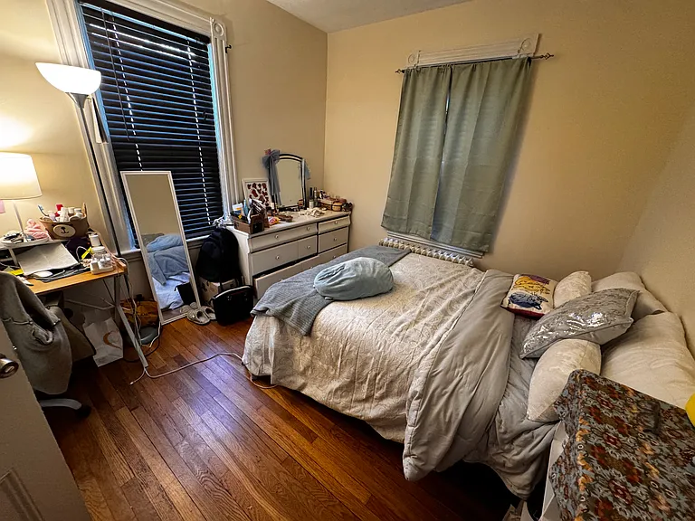 75 Elmira St #1 — Photo 4