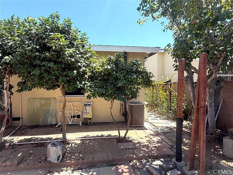 1023 E Thelborn St — Photo 15