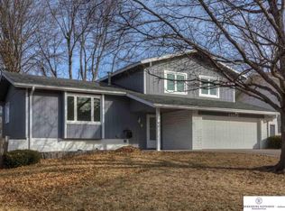 13816 Washington Cir, Omaha, NE 68137