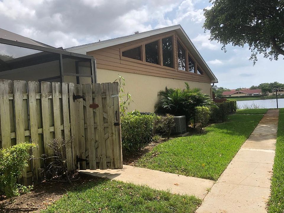 1st image of 4399 Woodstock Dr APT C