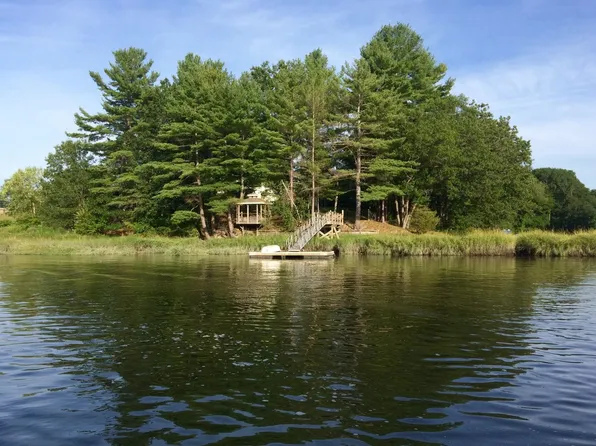 85 College Road, Stratham, NH 03885