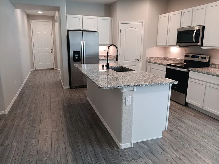 1160 Vallecito Loop NW — Photo 3