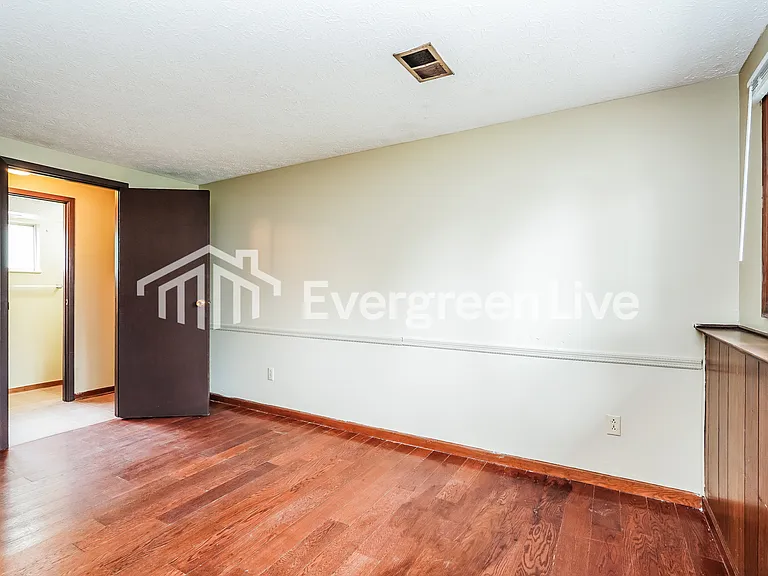 3994 Vermilion Ave — Photo 9
