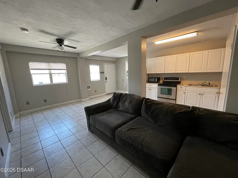 411 N Oleander Ave #3 — Photo 8