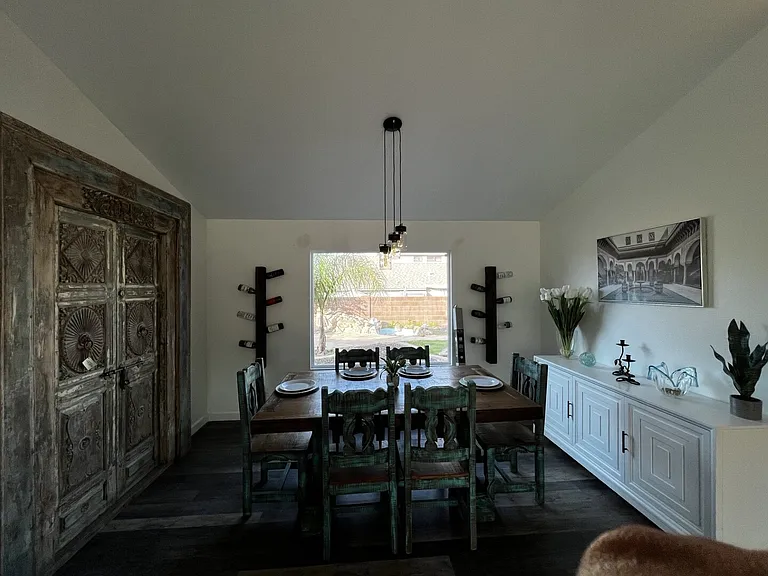 E Essex Village Dr — Photo 6