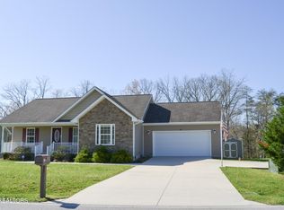 289 Deerfield Rd, Crossville, TN 38555