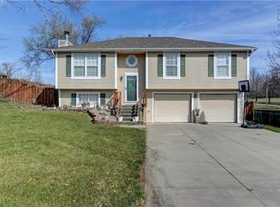 300 W Gilman Rd, Lansing, KS 66043