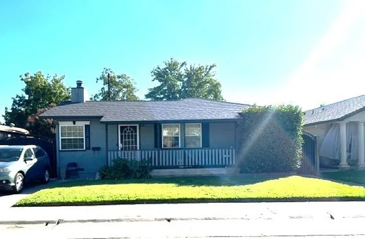 4540 12th Ave photo 1
