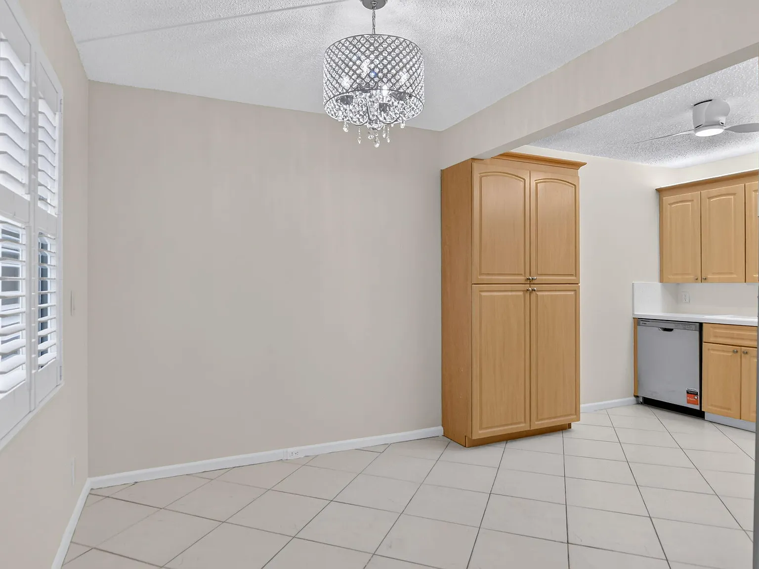 2 bed, 2.0 bath, 916 sqft, $2,299 — Photo 4