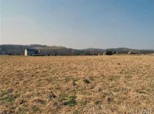 114 Chase Hollow Dr, Nazareth, PA 18064