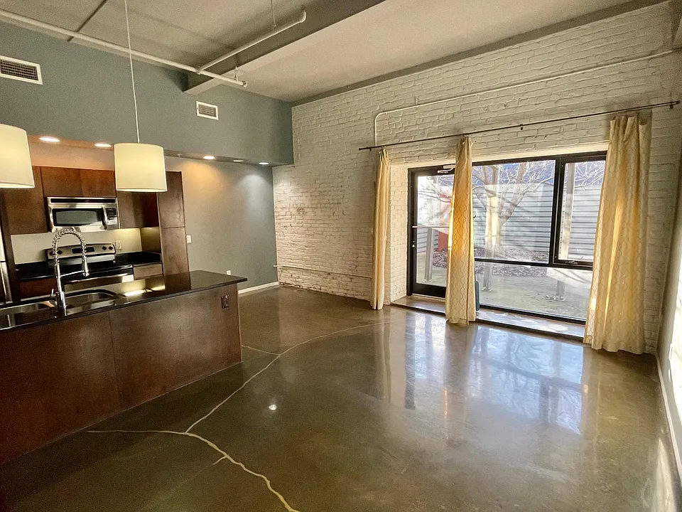 400 Salem Ave #1-C
