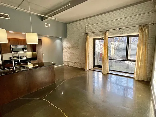 400 Salem Ave Photo 1
