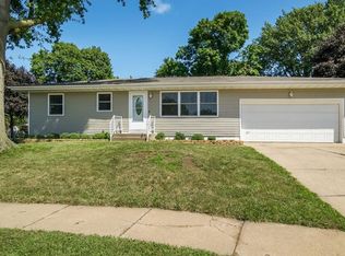 3432 Adeline Ct SW, Cedar Rapids, IA 52404