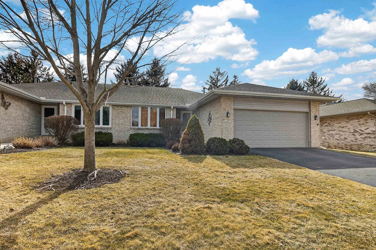 6547 Stonehill Way photo 1