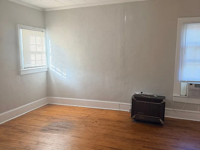 435 W Broad St — Photo 13