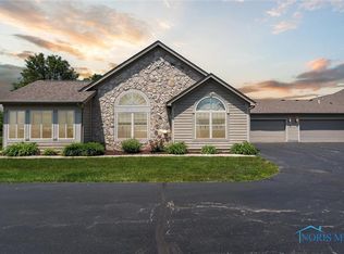 9845 Connor Lake Cir, Perrysburg, OH