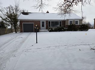 2715 Oak Grove Ln, Rockford, IL 61108