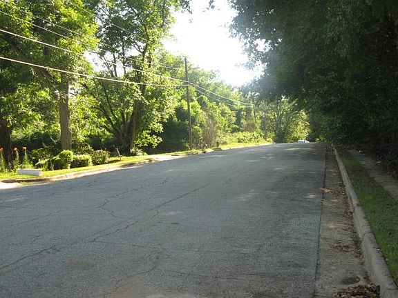 2nd image of 130 W 3rd Ave