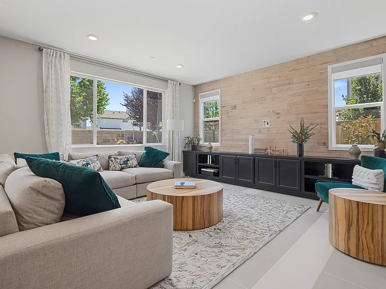15996 Testarossa St — Photo 4