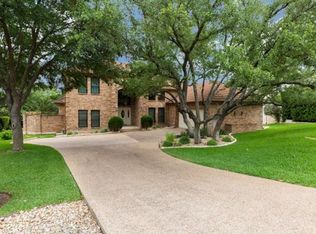 17 Camwood Trl, The Hills, TX 78738