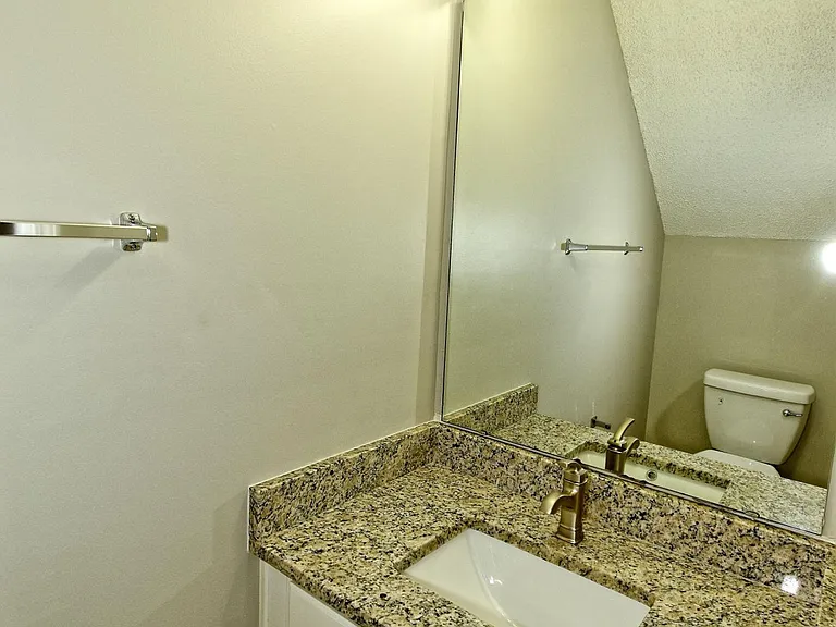 314 Canyon Lake Cir — Photo 14