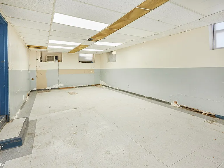 2025 67th St #SCHOOL — Photo 26